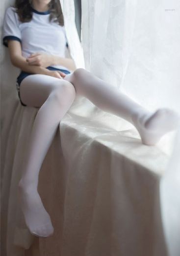 可疑的美容院在线播放