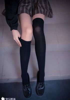 扒丝袜pisiwa免费午夜