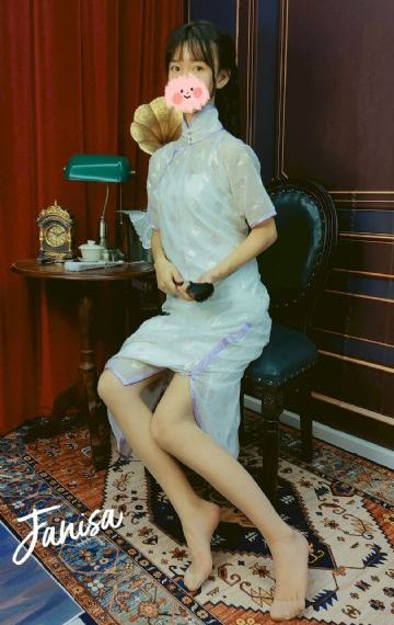 女人扒开尿口让男人桶