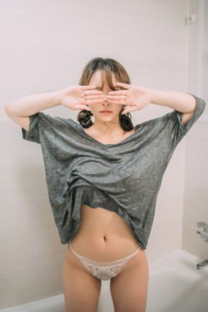 被陌生人公开羞耻调教演员表