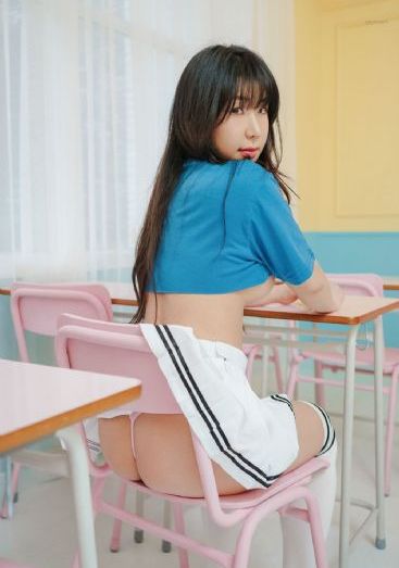 调教放荡丝袜美腿老师的导演是谁