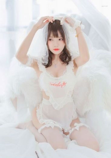 她美丽